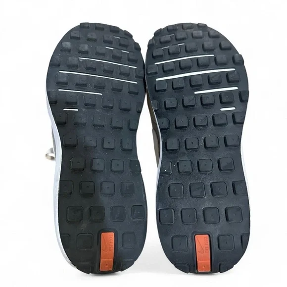 Nike Men’s Waffle One Sneakers - Picture 6 of 8